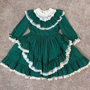 Vintage Lilo Children's Green Ruffle Pageant Dress Lace Coquette Twee Size 8